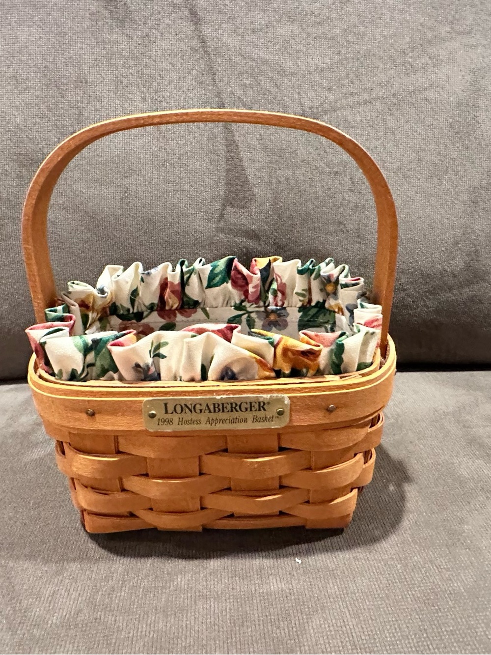 Longaberger 1998 Hostess Appreciation Basket with Floral Liner & Protector